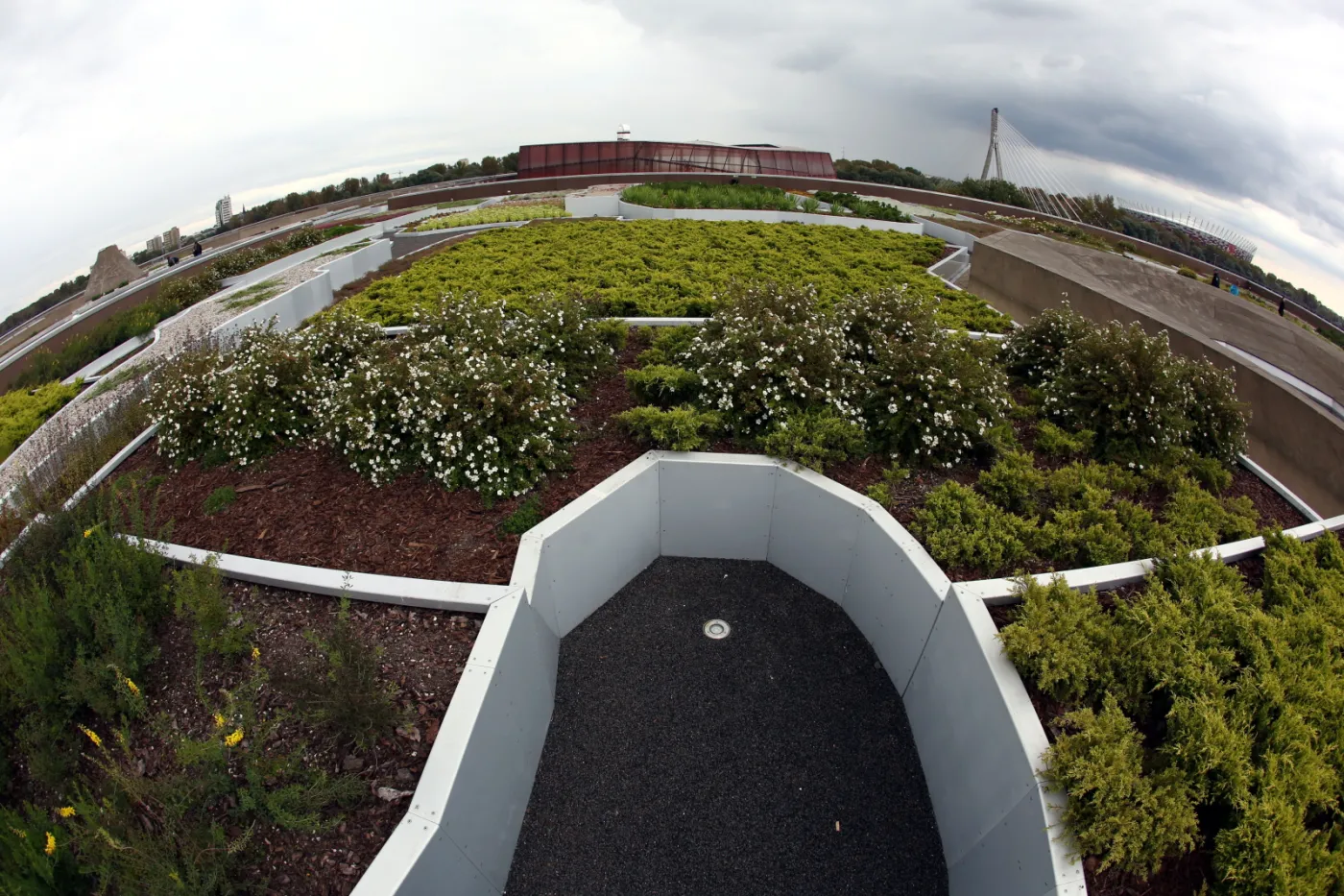 Ogród na dachu Centrum Nauki Kopernik – ostatnie przygotowania przed otwarciem [ZDJĘCIA]