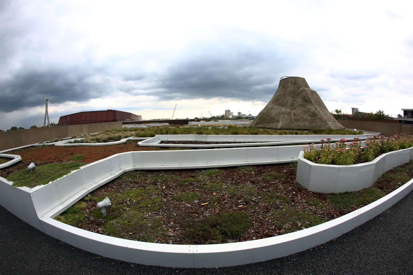 1896521-ogrod-na-dachu-centrum-nauki-kopernik.jpg