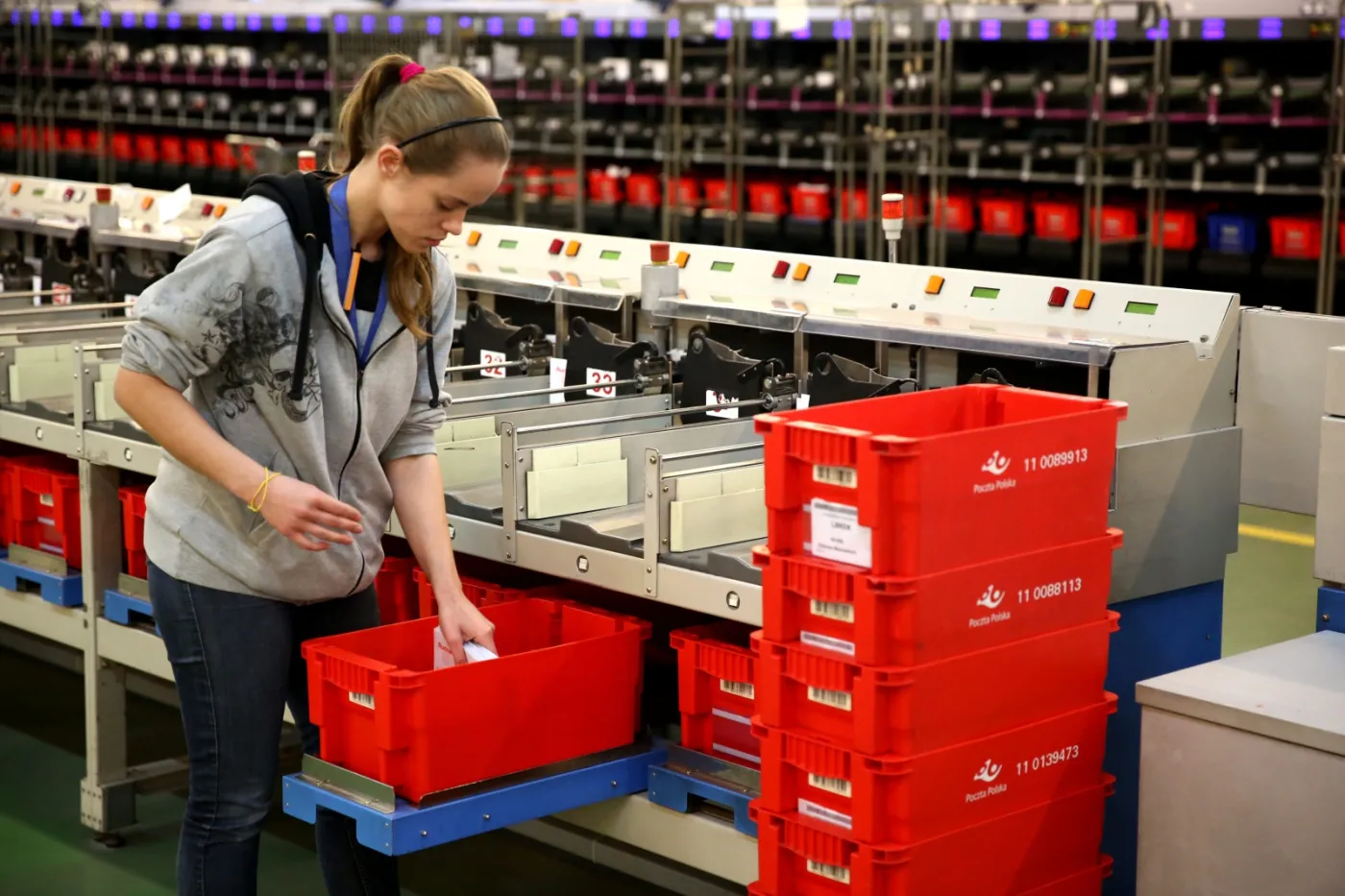 1995580-sortownia-listow-i-paczek-w-warszawie.jpg