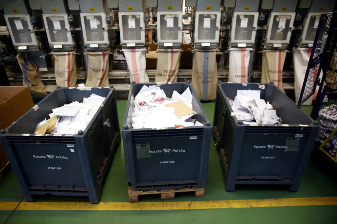 1995500-sortownia-listow-i-paczek-w-warszawie.jpg