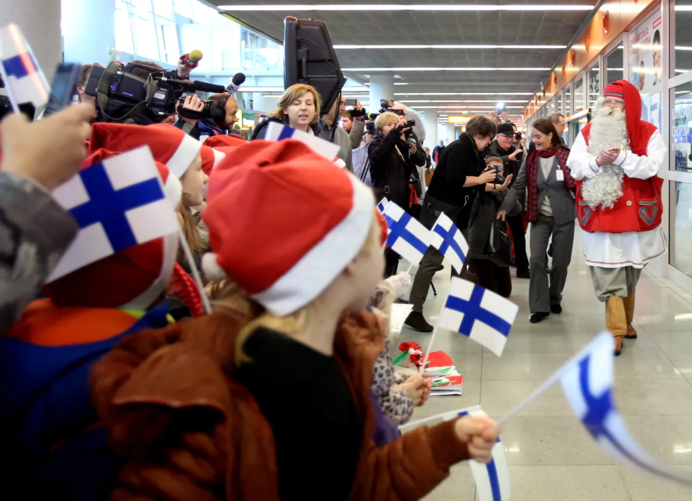 2009924-swiety-mikolaj-z-rovaniemi-przylecial.jpg