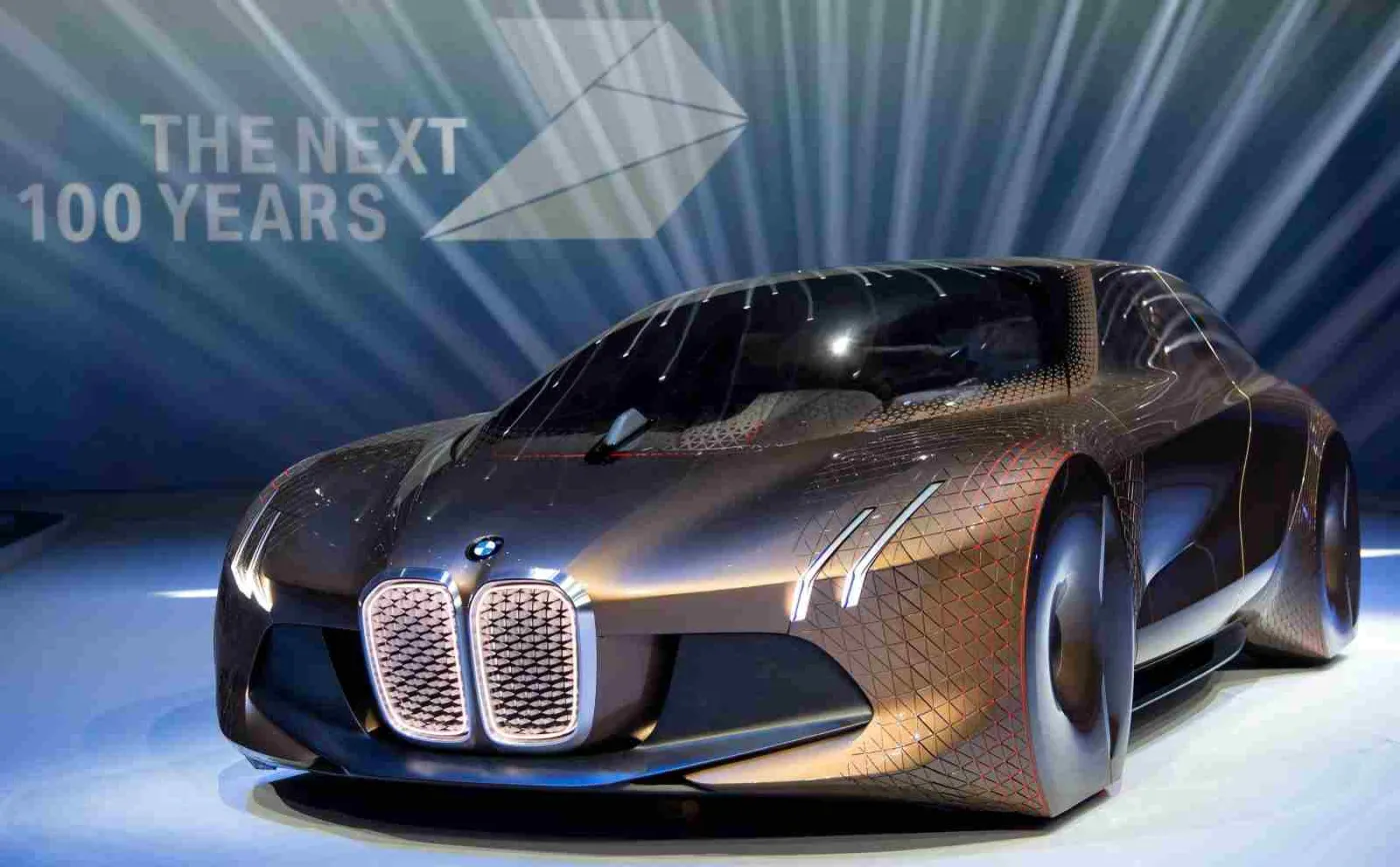 2483748-bmw-vision-next-100-model-koncepcyjny.jpg