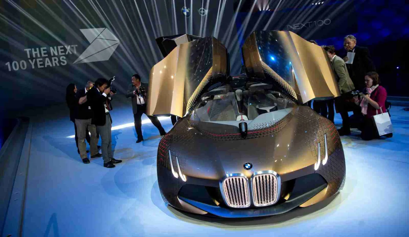 2483764-bmw-vision-next-100-model-koncepcyjny.jpg