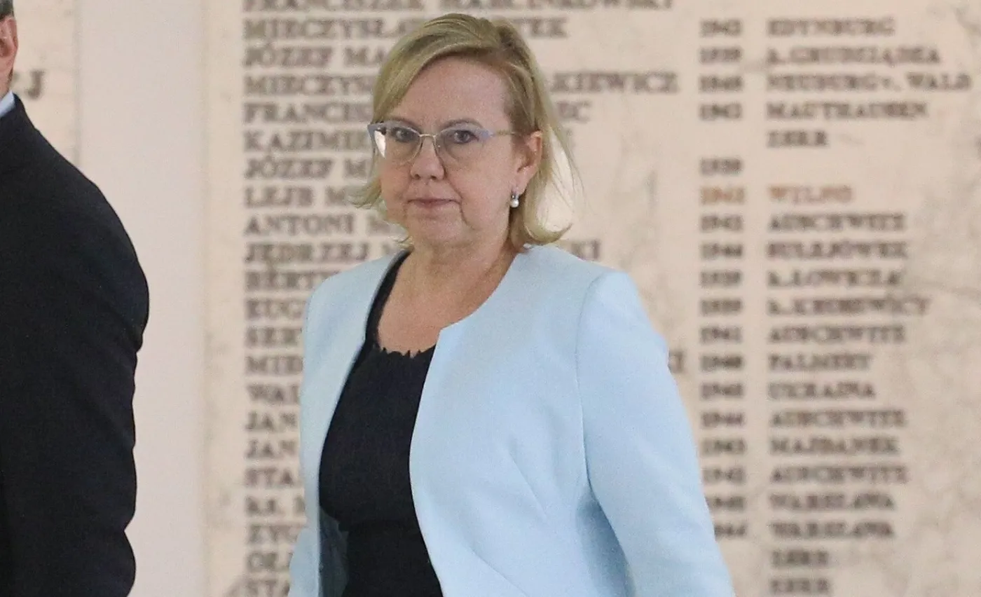 Szefowa MKiŚ: Będą dodatki dla osób ogrzewających domy innymi paliwami niż węgiel