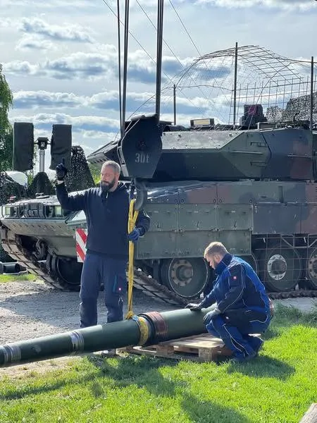 Siatka antydronowa na czołgu Bundeswehry