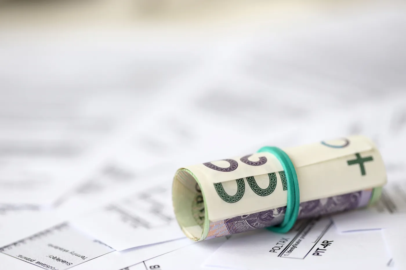 W lutym 2026 seniorzy będą mogli cieszyć się z dodatkowych pieniędzy. Jednak nie wszyscy je dostaną