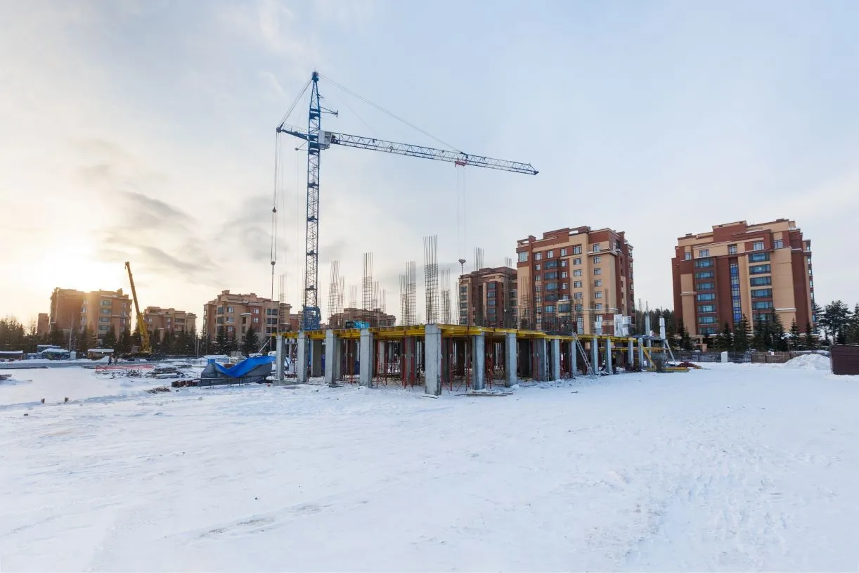 Niższe stopy procentowe zwiększyły popyt na mieszkania, ale mniej niż oczekiwano [RAPORT]