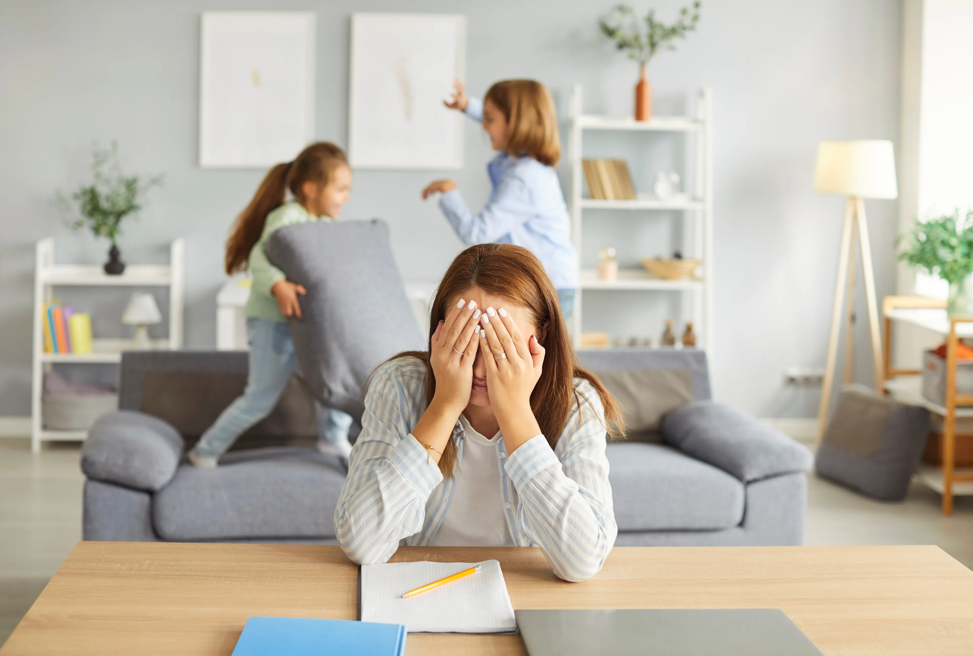 800 plus obcinają o połowę. Tym rodzicom ZUS wypłaci tylko 400 złotych