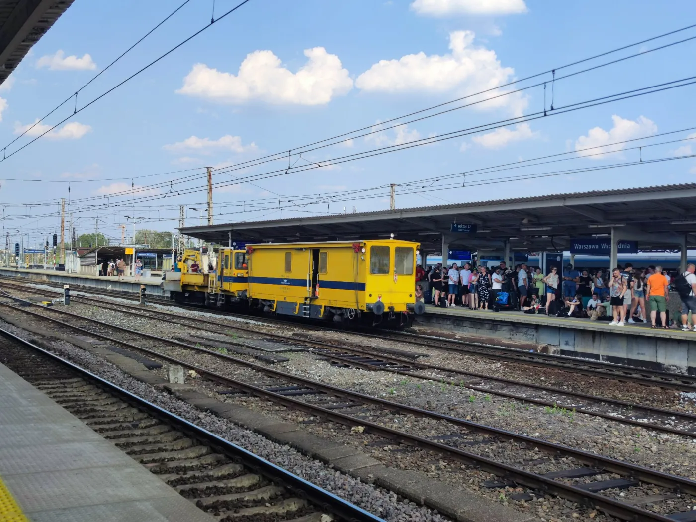 Niedziela na Dworcu Wschodnim w Warszawie