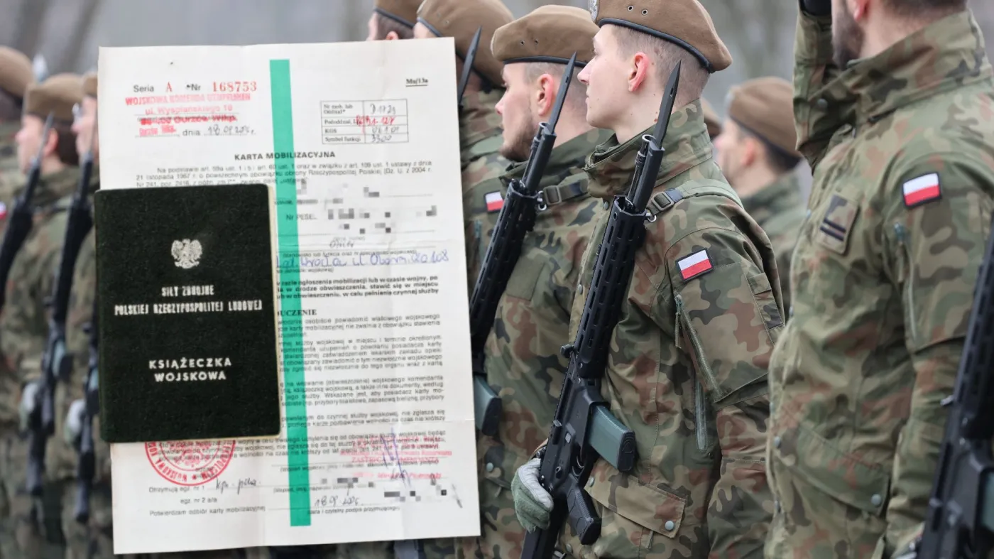 Listy z wojska w drodze. Armia wysyła karty mobilizacyjne do Polaków. Co to oznacza?