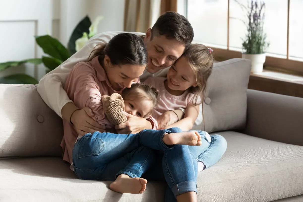 Wypłaty 800 plus sierpień 2025. Wcześniejsze przelewy na koncie już dziś 1 sierpnia! Sprawdź, kiedy dostaniesz pieniądze