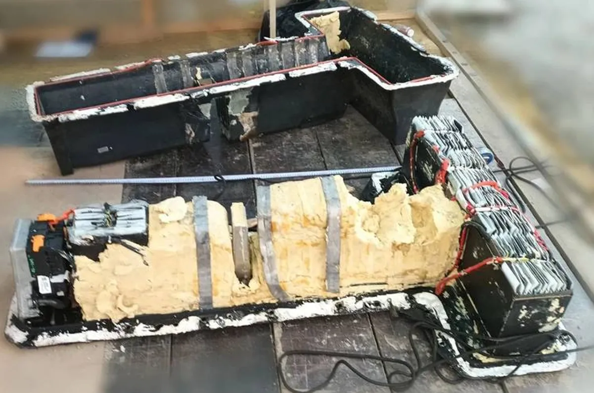 FSB: elektryczny samochód na polskich blachach miał wysadzić Krymski Most!