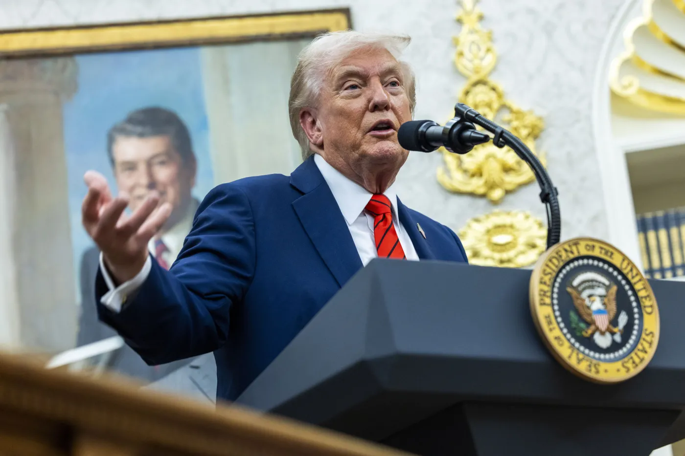 US President Donald Trump announces a drug pricing deal during a press conference in the Oval Office