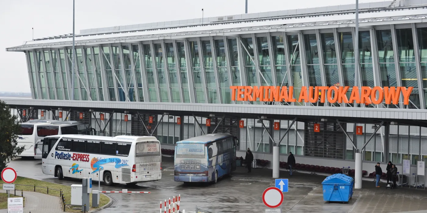 2062129-terminal-autokarowy-przy-zmodernizowanej.jpg