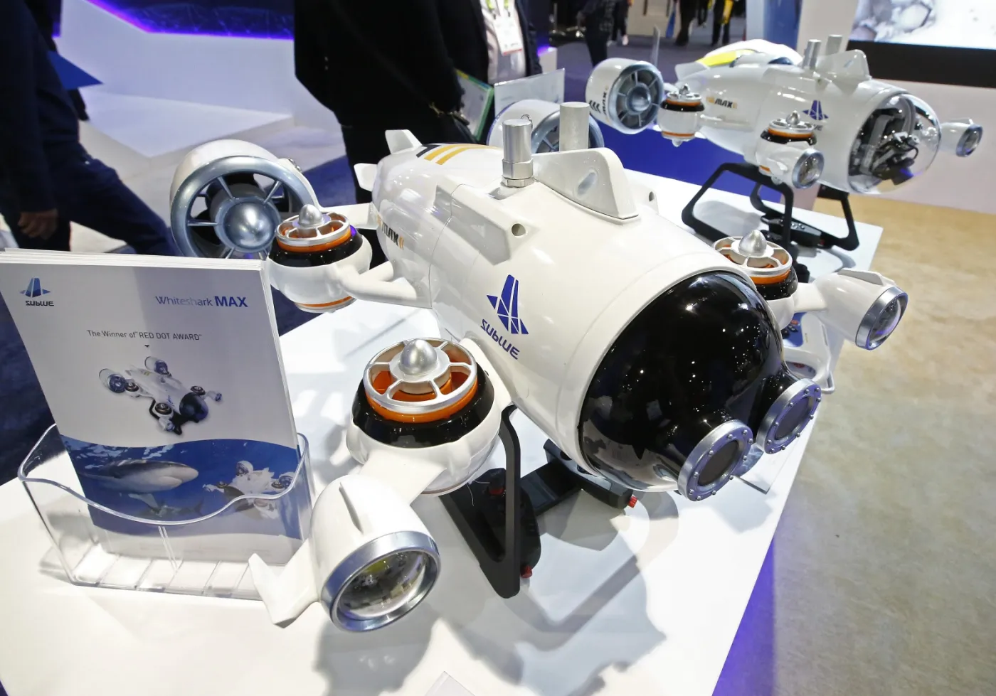 3218962-robot-podwodny-bublue-na-miedzynarodowej.jpg