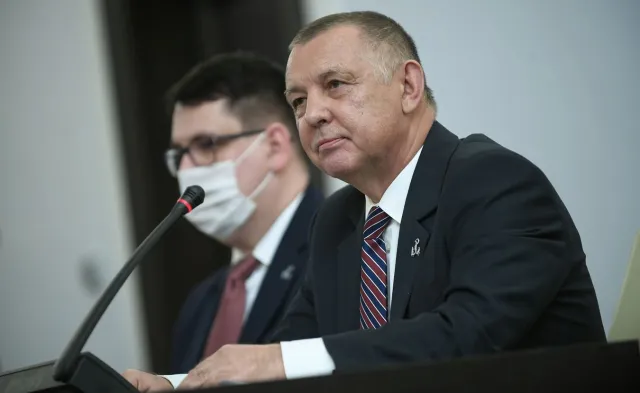 Banaś przekaże KE raport o działaniach zmierzających m.in. do pozbawiania go immunitetu