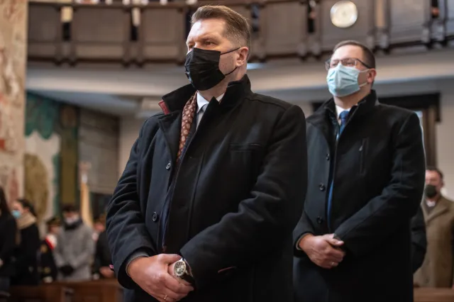 Czarnek: Uczniowie klas 5-8 i szkół ponadpodstawowych do końca ferii zimowych przechodzą na naukę zdalną