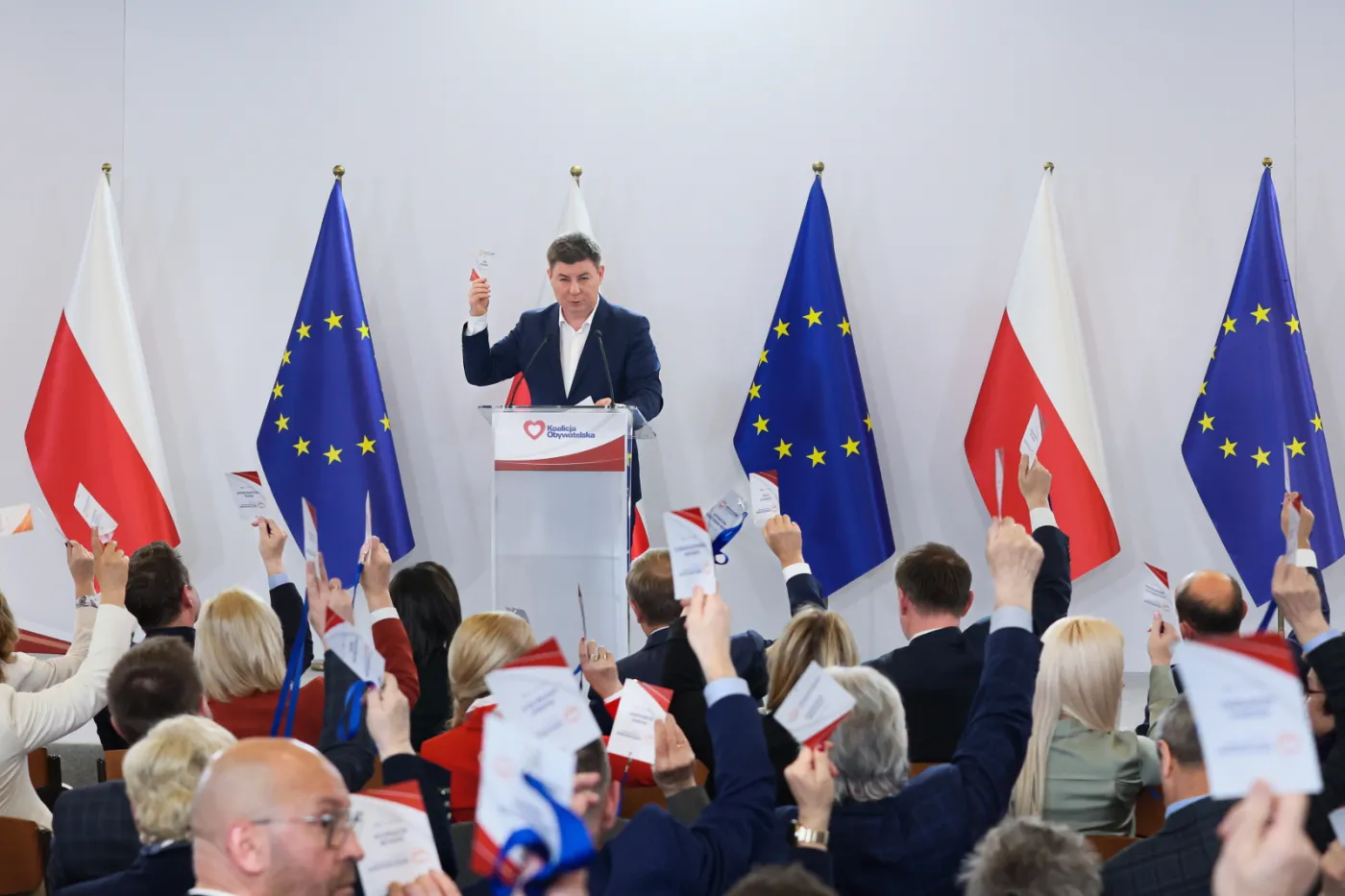  Jan Grabiec przemawia podczas posiedzenia Rady Krajowej Platformy Obywatelskiej RP