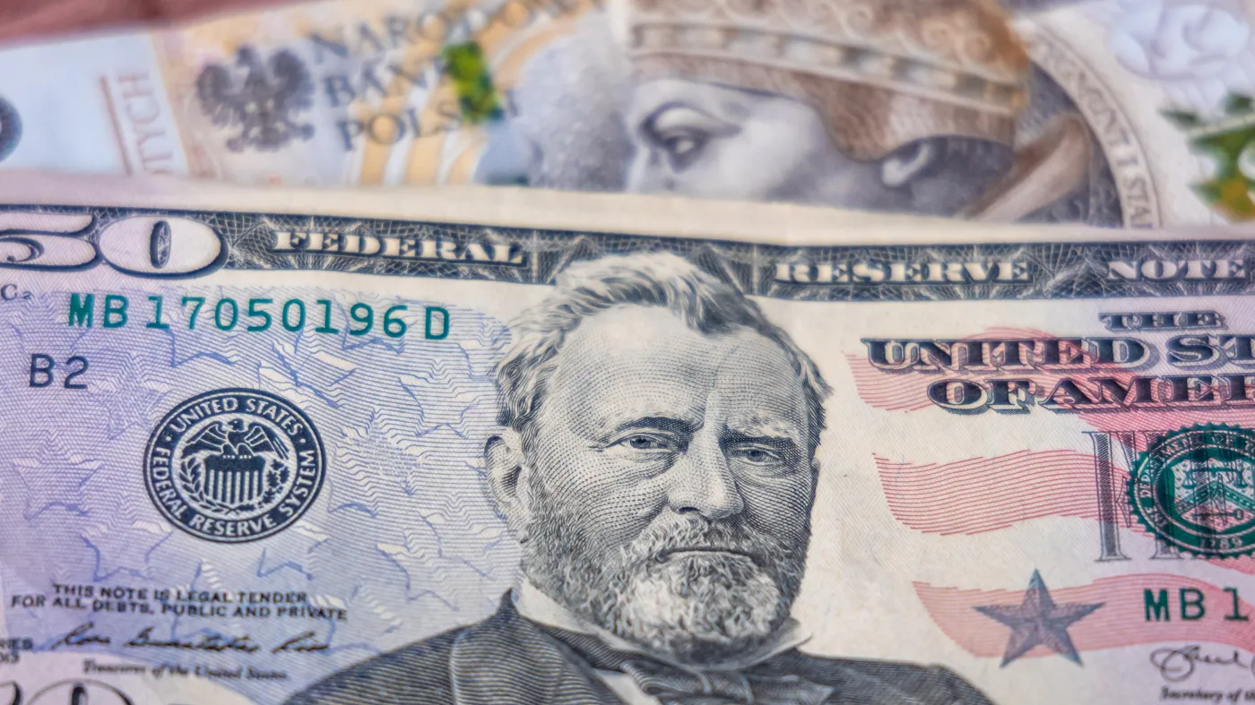 Silna wyprzedaż złotego. Inwestorzy przestraszyli się rakiet