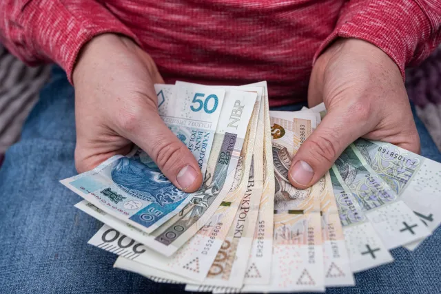 ZUS od marca wypłaci 2704 zł miesięcznie. Komu przysługuje nowy dodatek?