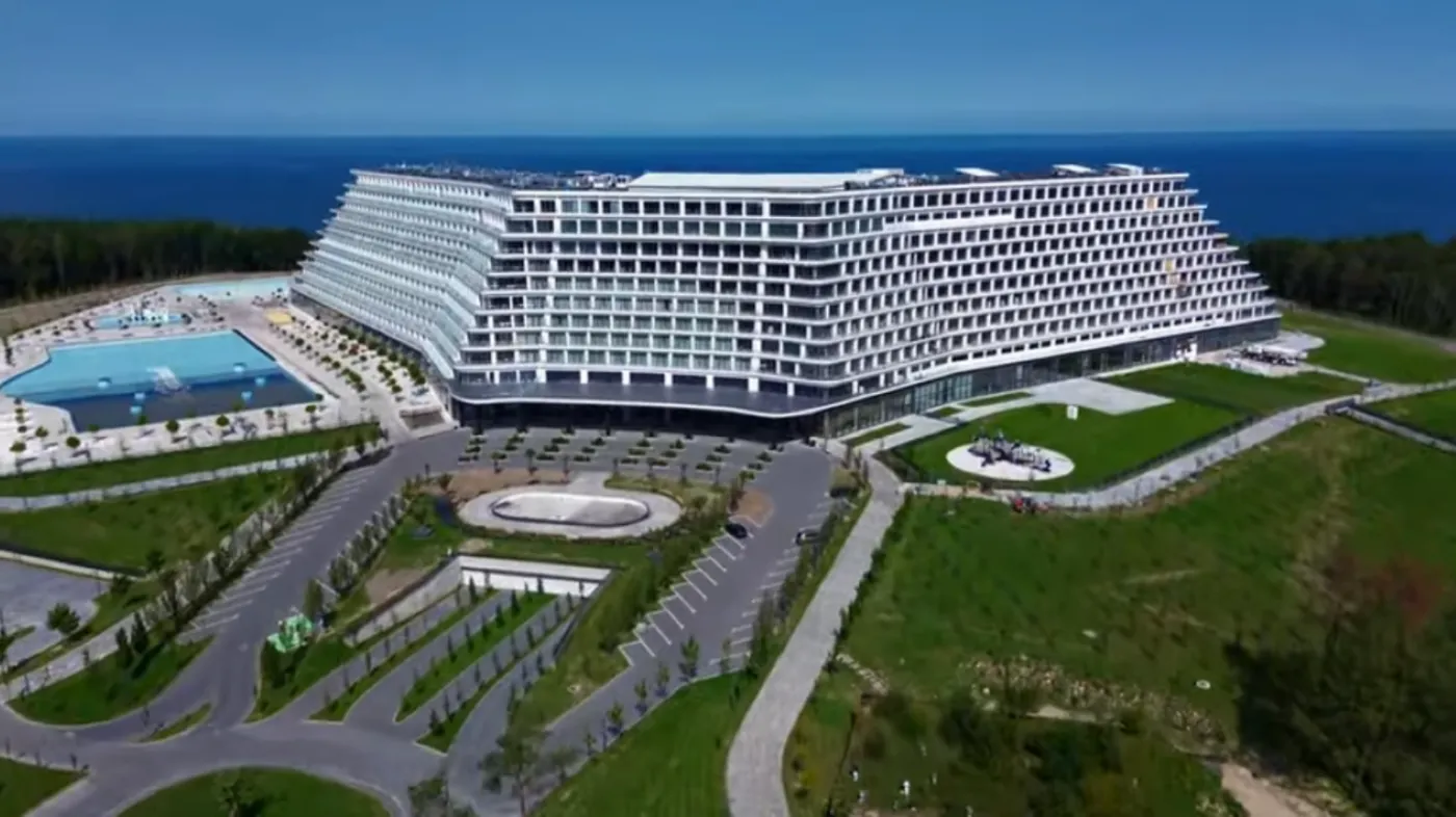 Hotel Gołębiewski Pobierowo 2025 - kiedy otwarcie gigantycznego hotelu w Pobierowie nad polskim morzem? Najnowsze informacje