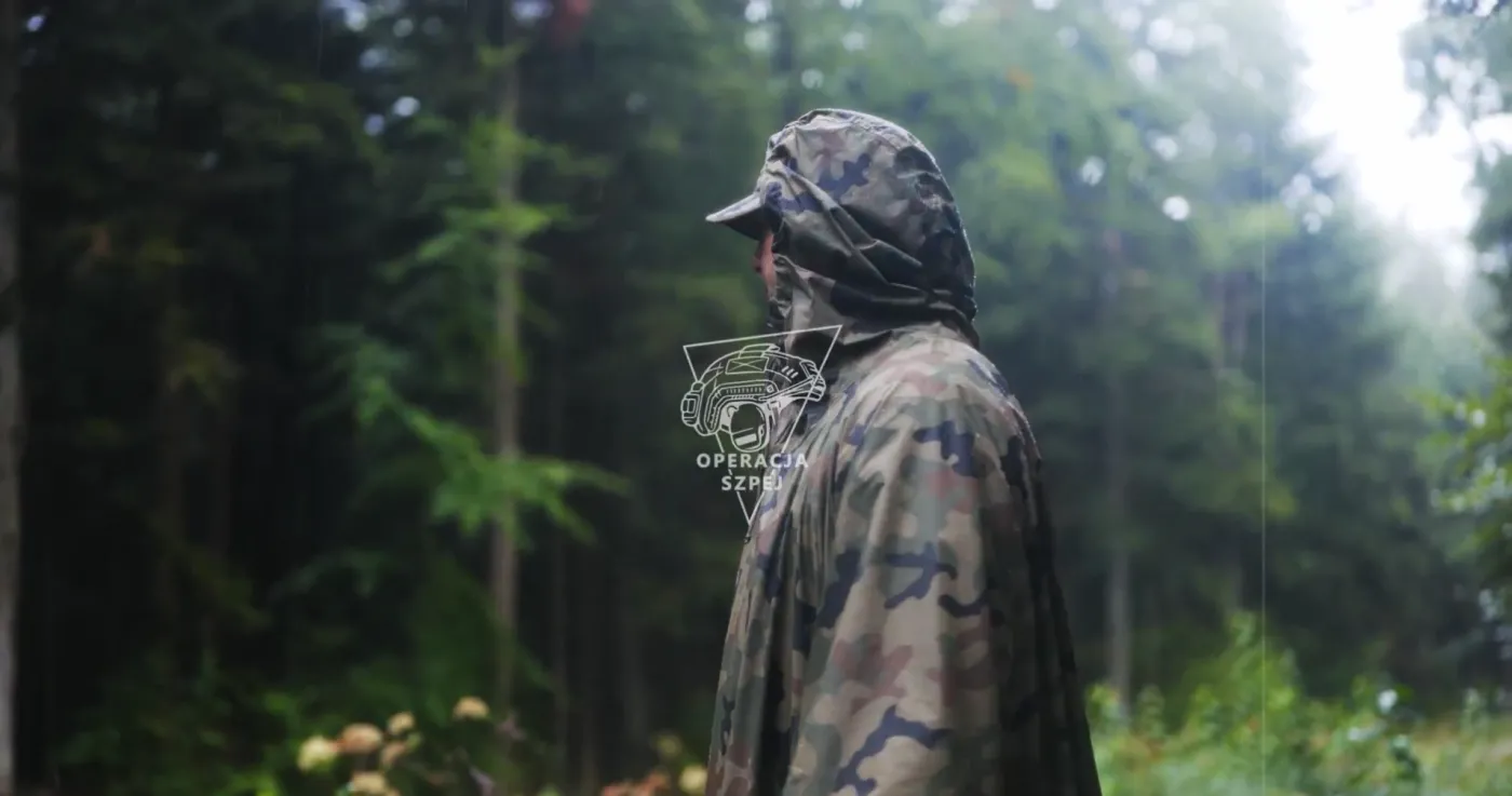 Tarp, nosze i płaszcz w jednym! Nowy gadżet w arsenale Wojska Polskiego