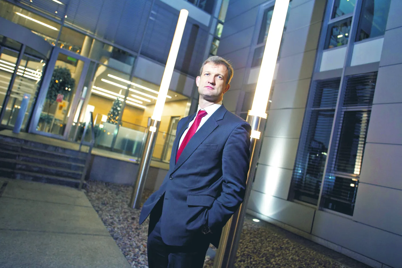 Tony Machin - Brytyjski major porządkuje Expandera