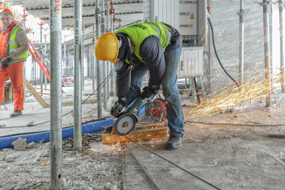 GUS: w maju spadła produkcja w wielu branżach, w budownictwie o 27,5 proc.