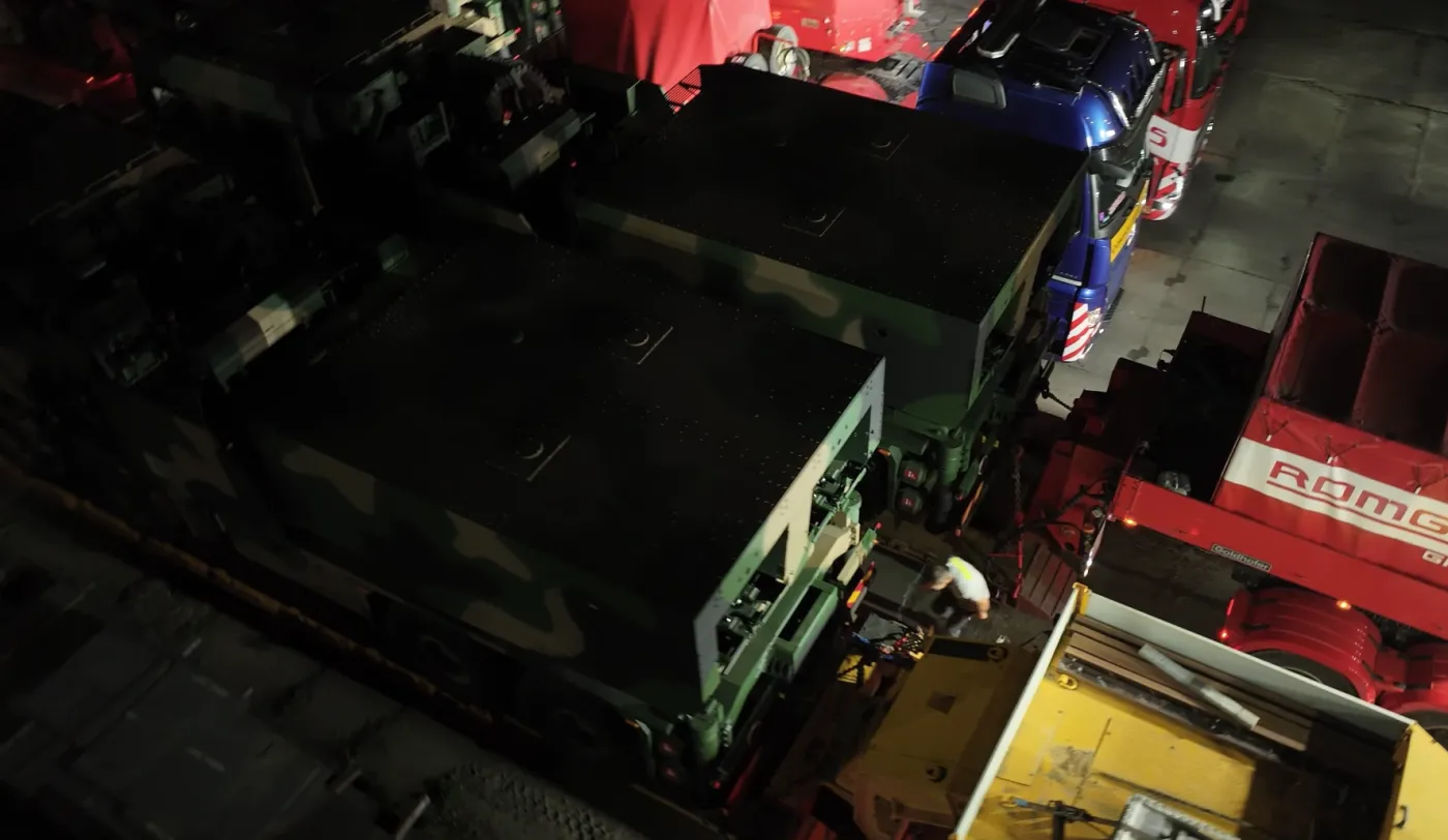 Nocna dostawa wyrzutni K239 z Huty Stalowa Wola.