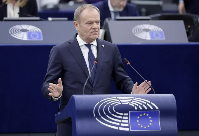 Mocne słowa Tuska w PE: Podnieście wysoko swoje głowy. Europa była, jest i będzie wielka