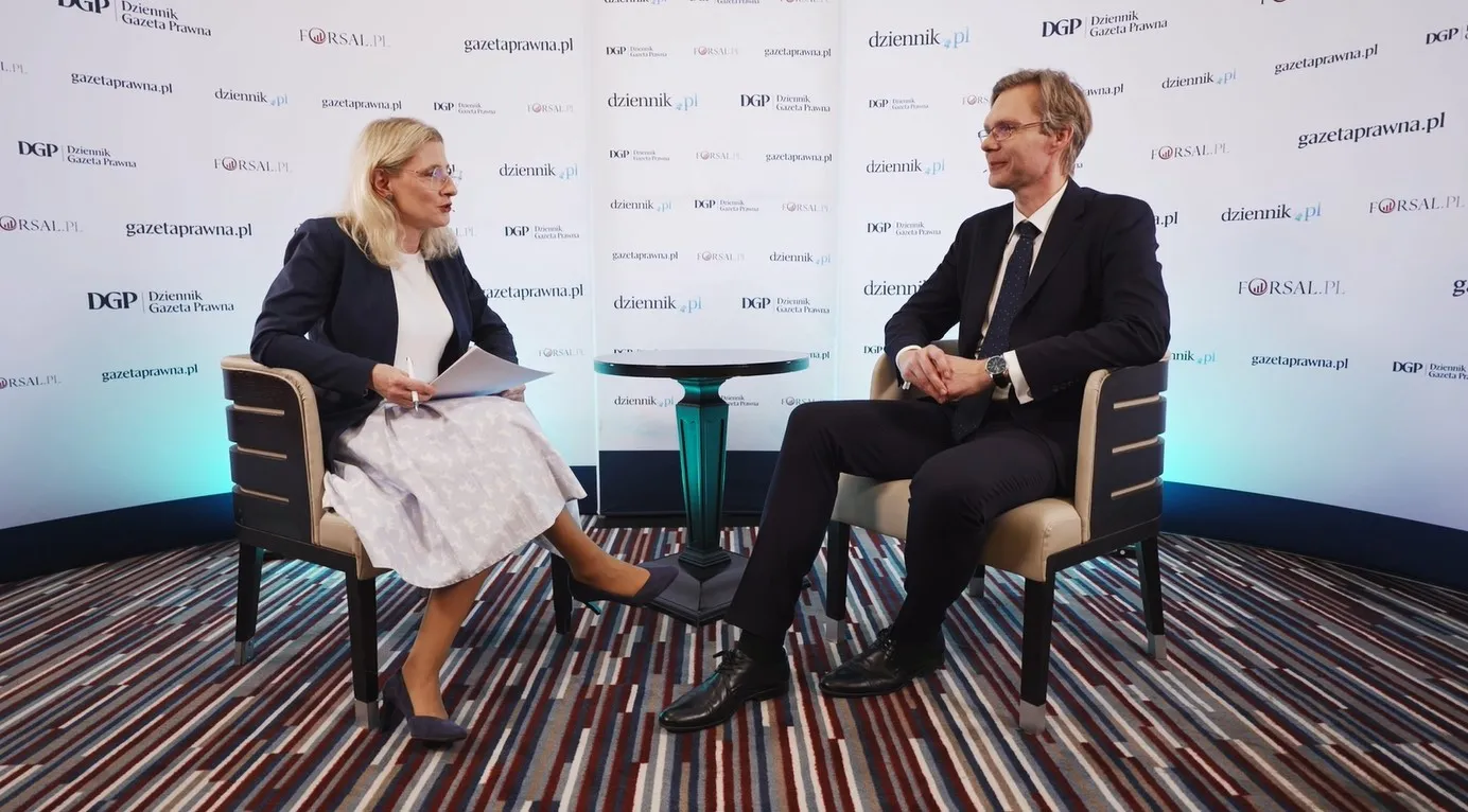 Osoby głuche mogą liczyć na wsparcie w korzystaniu z usług bankowych