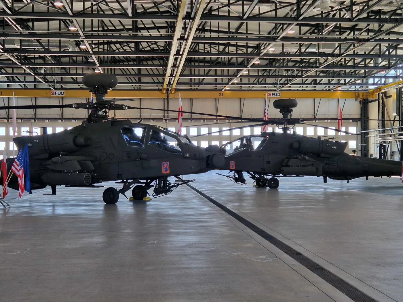 Śmigłowce uderzeniowe AH-64E Apache. Polska podpisała umowę na ich dostawę.
