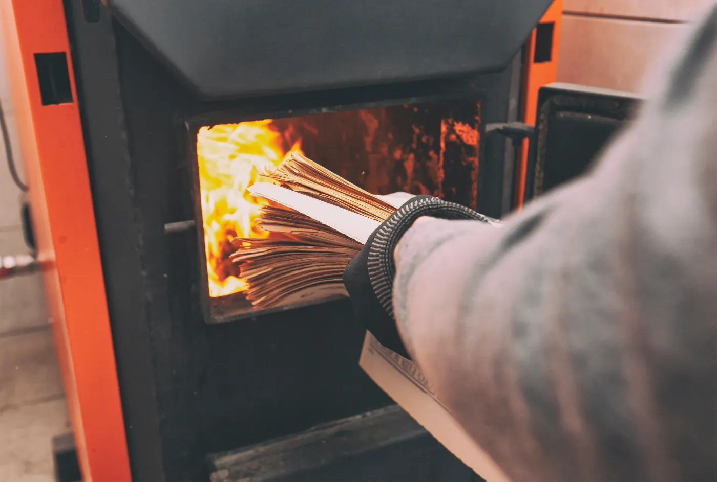 Gorzka niespodzianka dla korzystających z kominków i centralnego ogrzewania. Można zapłacić wysoką grzywnę