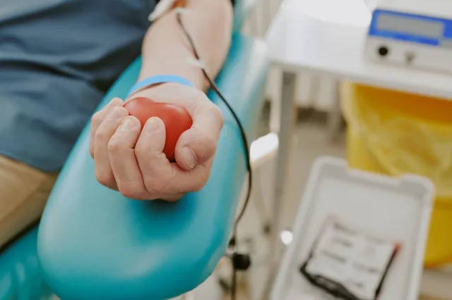 Krwiodawcy nie dostaną 2 dni wolnego? Zmiany od 1 maja 2026
