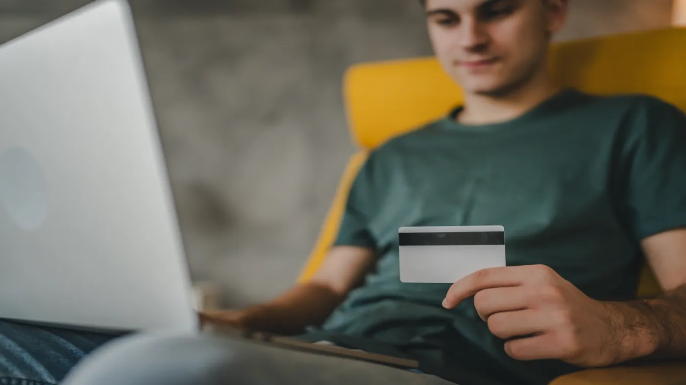 TikTok SHop millenalsi zakupy social commerce