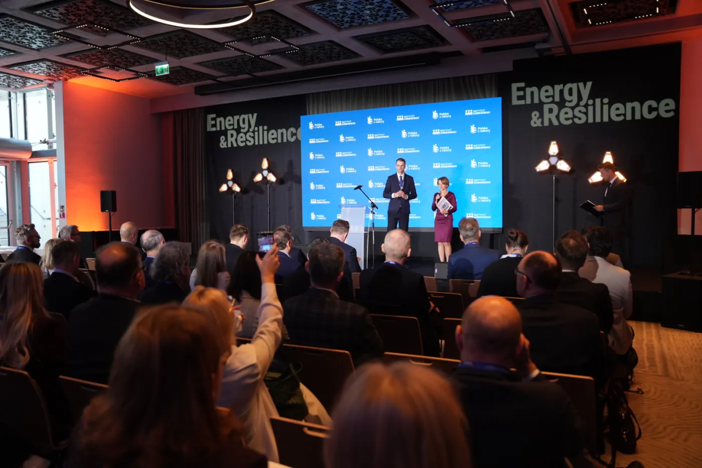 Od zależności do zależności. Czy możemy zbudować odporny i suwerenny system energetyczny?