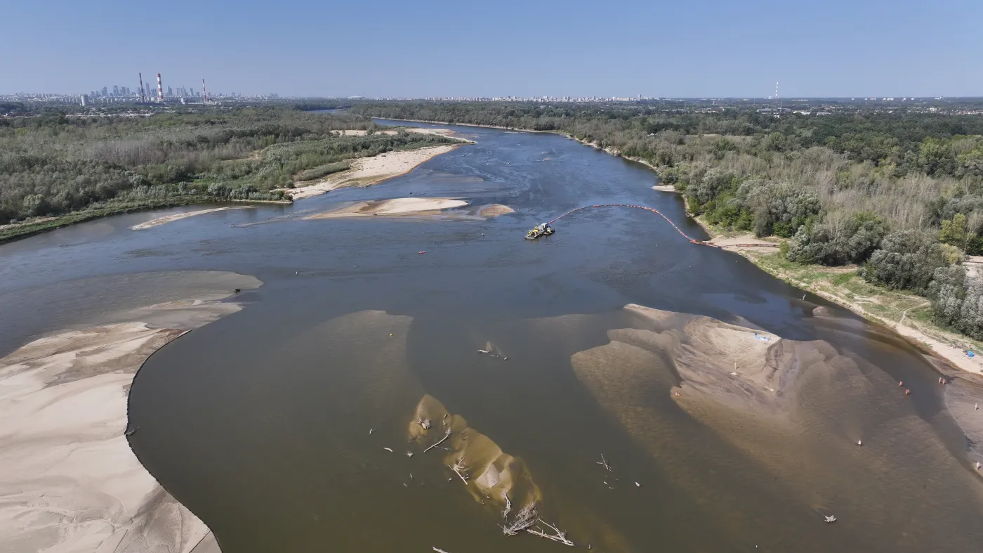 Stan Wisły w pobliżu podwarszawskiej piaskarni
