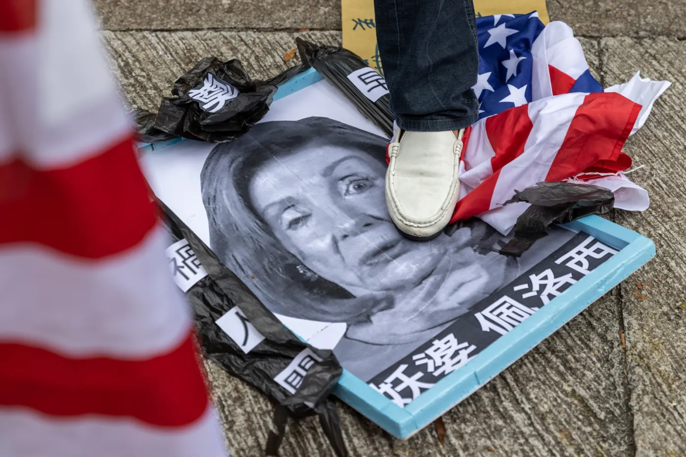 Chińskie rakiety nad Tajwanem. Okręty i samoloty naruszyły medianę Cieśniny Tajwańskiej