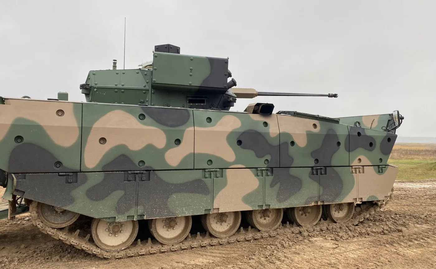 Polska wyprodukuje pływające wozy bojowe Borsuk. Czy powtórzą sukces Krabów? [WYWIAD]