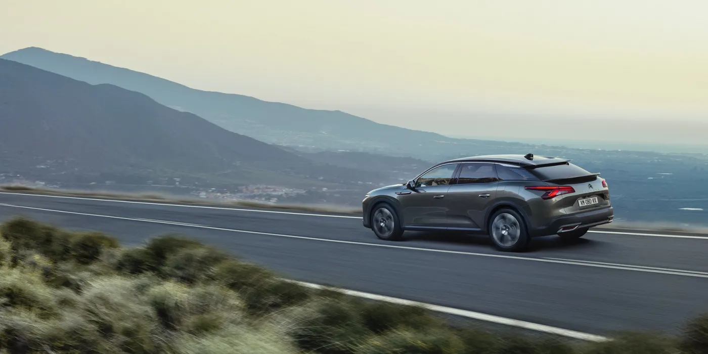 Citroen C5 X będzie produkowany w Chinach. "Ma się czym martwić Francja przemysłowa”
