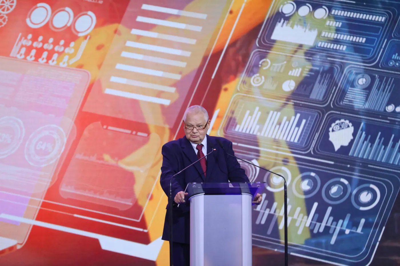 Glapiński: Chcieliśmy zaskoczyć rynek. Do końca roku inflacja dobije w okolice 6 proc.