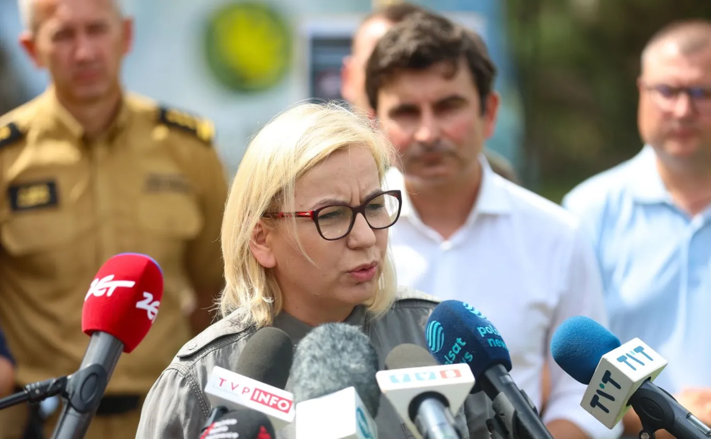 Hennig-Kloska: Eksperyment z nadtlenkiem wodoru skończył się sukcesem. Poziom złotej algi w Kłodnicy zmalał o 95-99 proc.