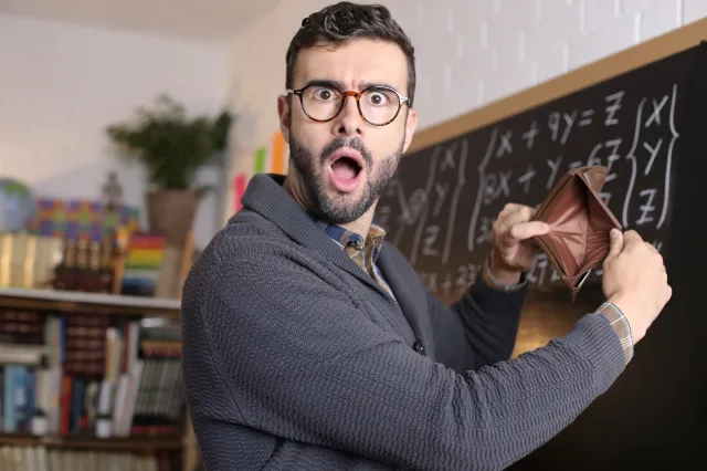 Wcześniejsze emerytury stażowe dla nauczycieli. Kto się na to nie zgadza?