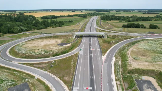 Nowa autostrada stoi zamknięta. Od pół roku hula po niej wiatr