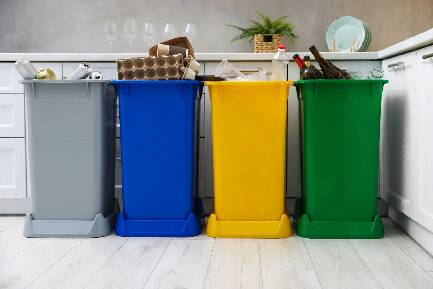 Gdzie wyrzucić karton po mleku? Papier, plastik czy zmieszane? Segregacja śmieci 2026