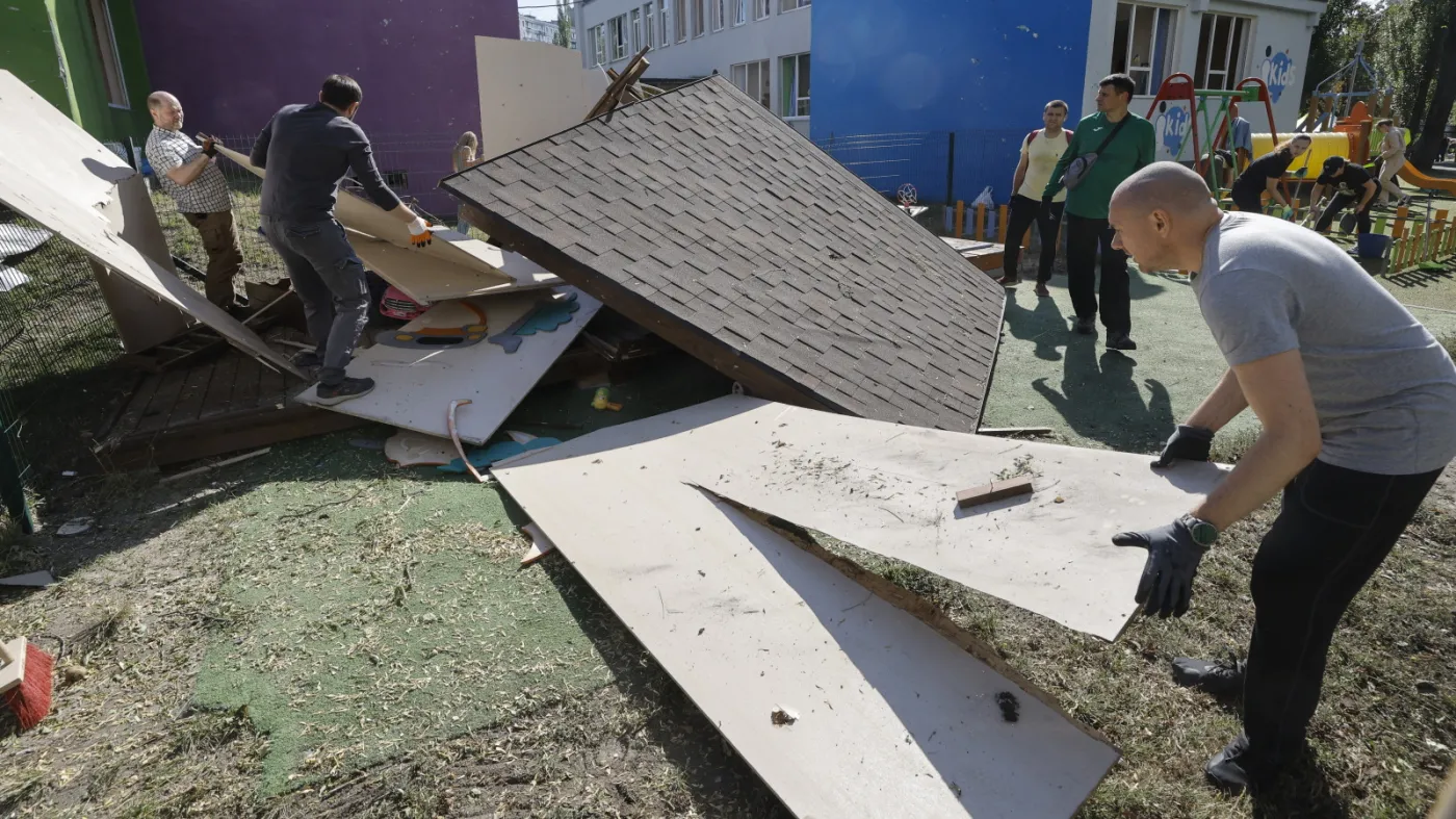 Russian overnight combined attack on a residential area in Kyiv leaves at least 16 injured