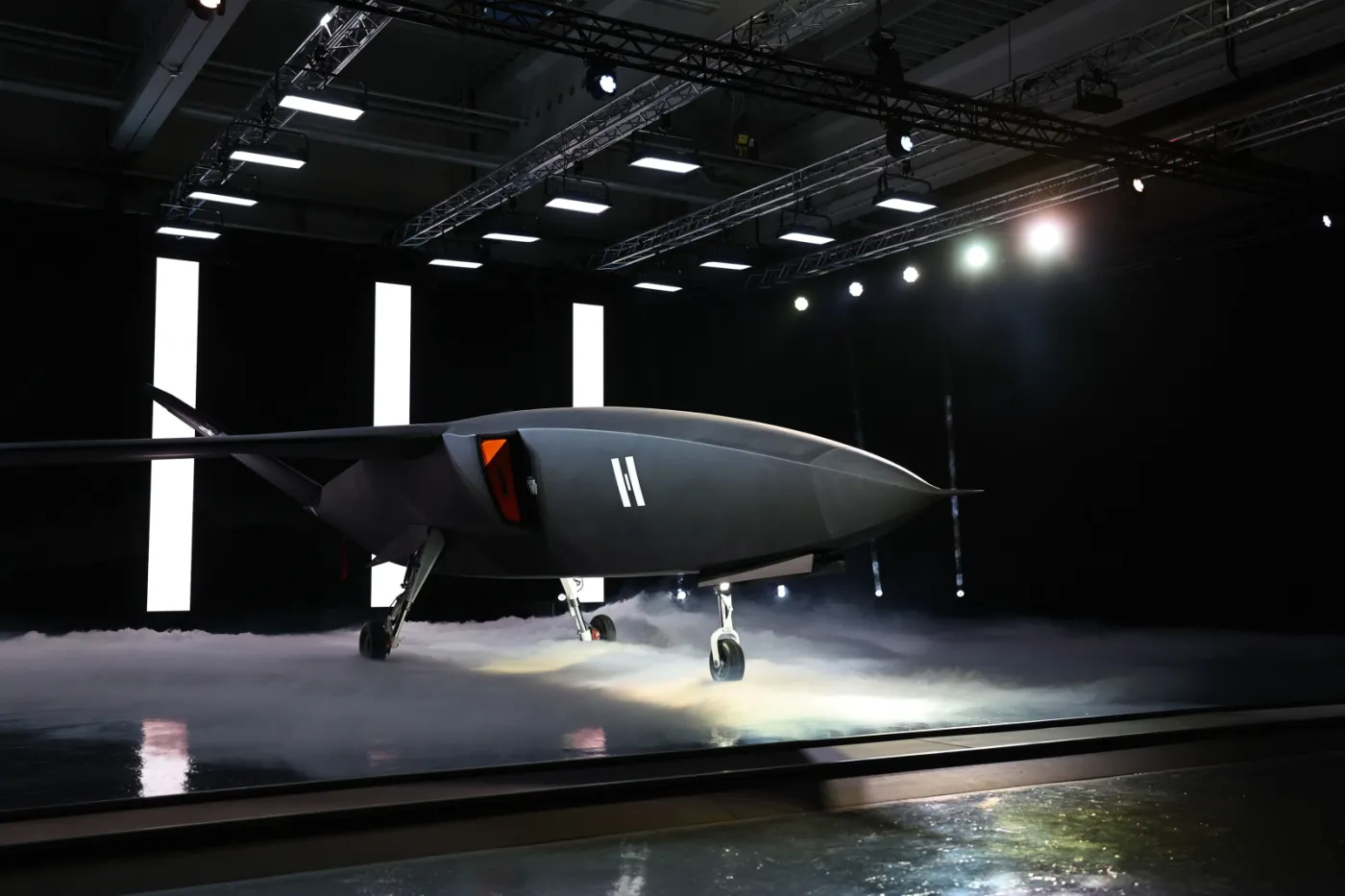 Niemiecki startup Helsing prezentuje drona bojowego „Europa” [ZDJĘCIA]