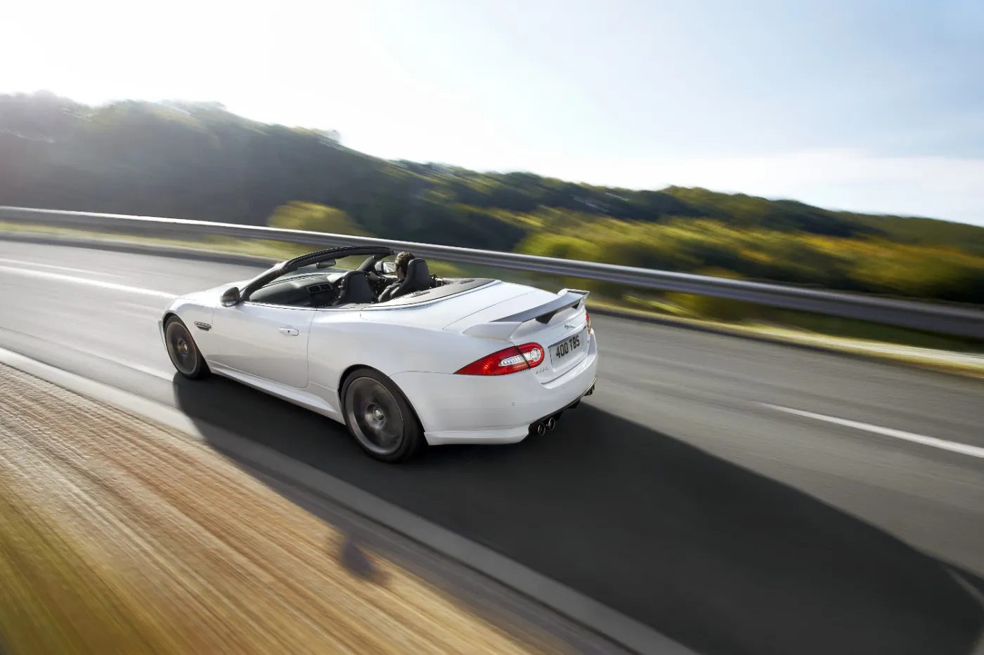 662806-2011-11-16-jaguar-xkr-s-cabrio-3-materialy-prasowe.jpg