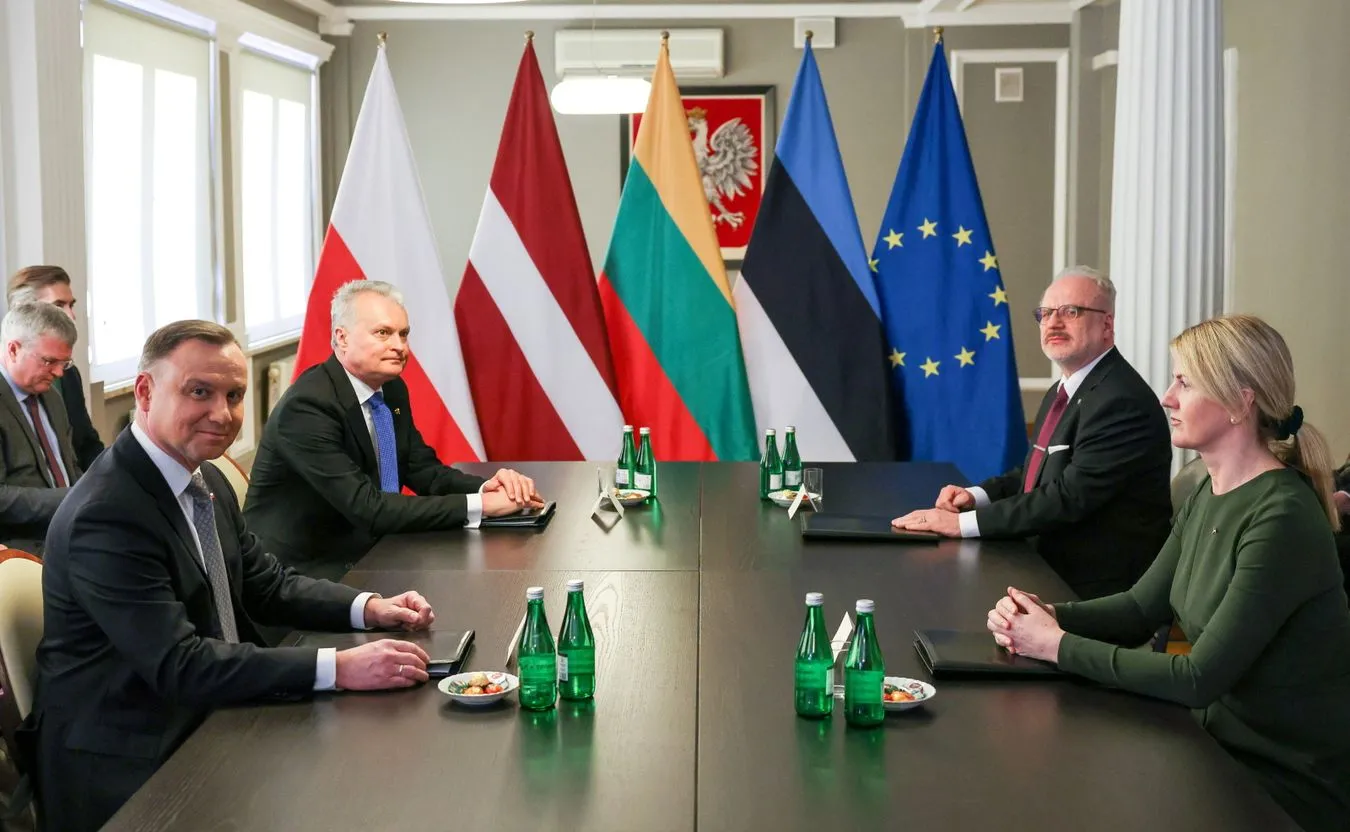 Prezydenci Polski, Litwy, Łotwy i Estonii są Ukrainie. Spotkają się z Zełenskim