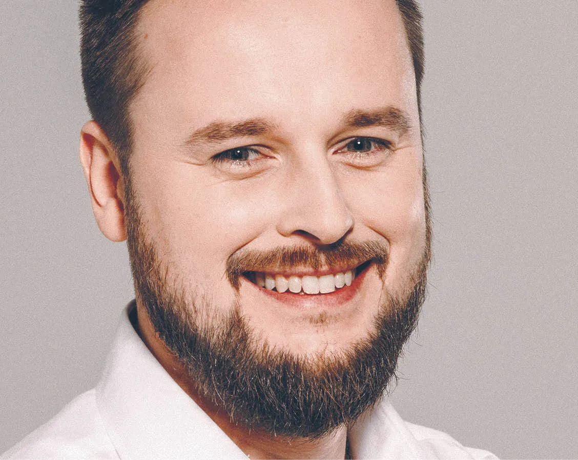 Jarosław Szczepański doktor habilitowany nauk o polityce i administracji, pracuje na Wydziale Nauk Politycznych i Studiów Międzynarodowych UW. Specjalizuje się w systemie politycznym USA. Jest stypendystą Fundacji Fulbrighta